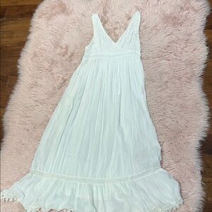 White Lace Trim Flowy Maxi Dress – Size M